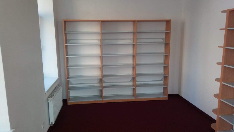 Obec Pila - regály STEELA